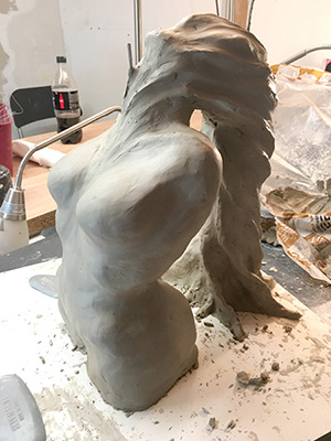 IZA - Isabelle Ardevol donne des cours de modelage en argile et de sculpture dans son atelier de Lausanne - sculptures d'eleves. Danielle .