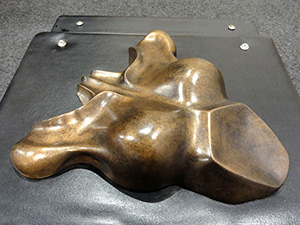 IZA, Isabelle Ardevol, woman contemporary artist, sculptress, art, Ante-Christ bronze sculpture representing a female torso as well as a comics cow face, 2011