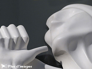 IZA - Isabelle Ardevol, Amy, sculpture en resine acrylique, 2012
