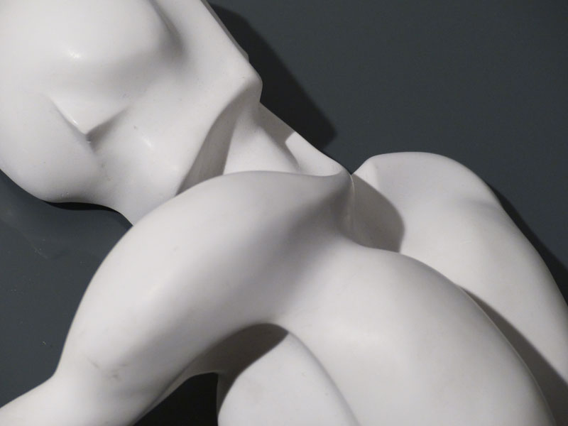 IZA - Isabelle Ardevol, sculpture Bien Etrange Violoncelle, serie Emergences, resine acrylique, 2013
